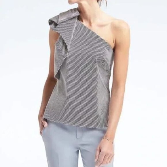 Banana Republic One Shoulder Bow Black & White Striped Top Size 8 - Picture 3 of 9